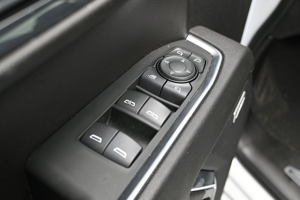 2024 GMC Sierra 1500 SLT - Photo 11