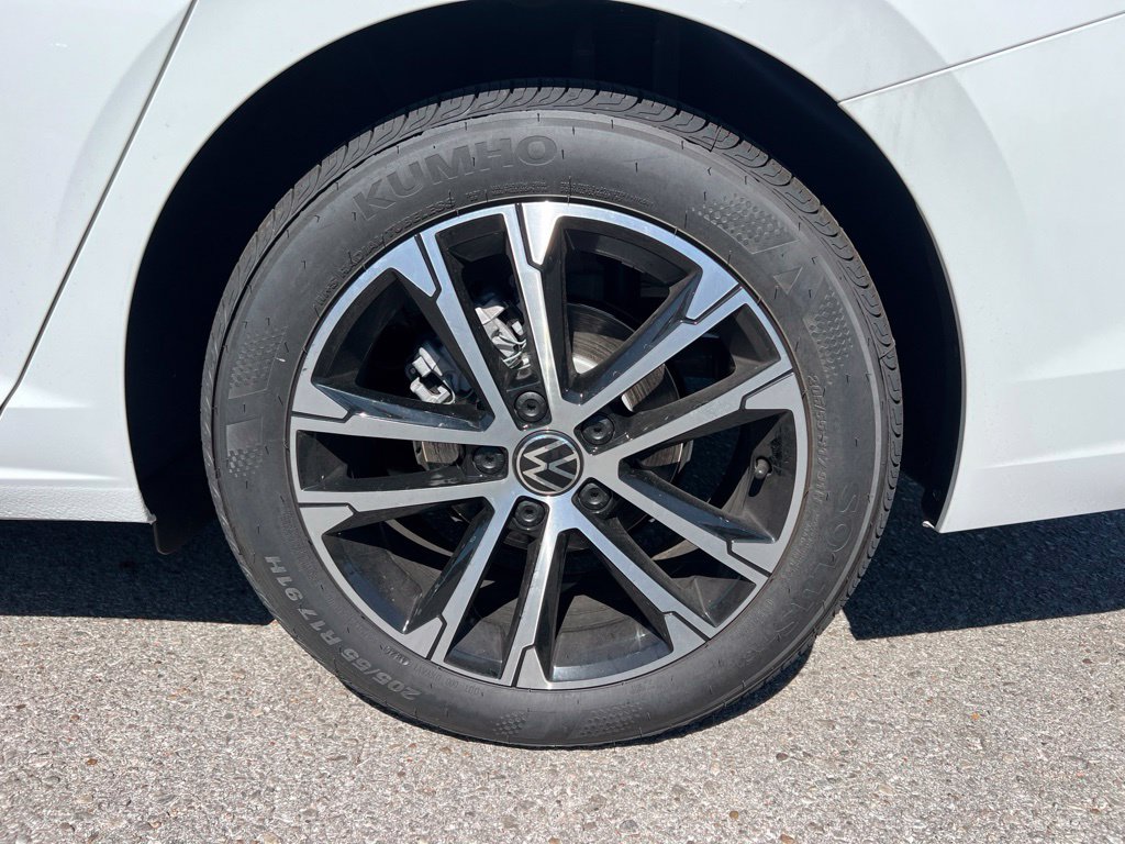 2026 Volkswagen Jetta Sport - Photo 8