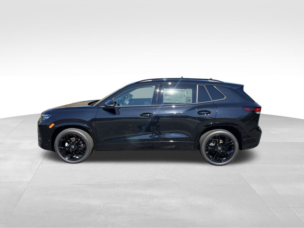 New 2026 Volkswagen Tiguan SE R-Line Black SUV