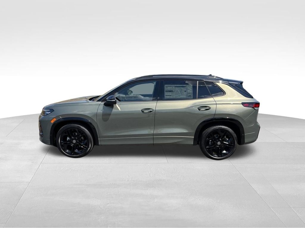 New 2026 Volkswagen Tiguan SE R-Line Black SUV