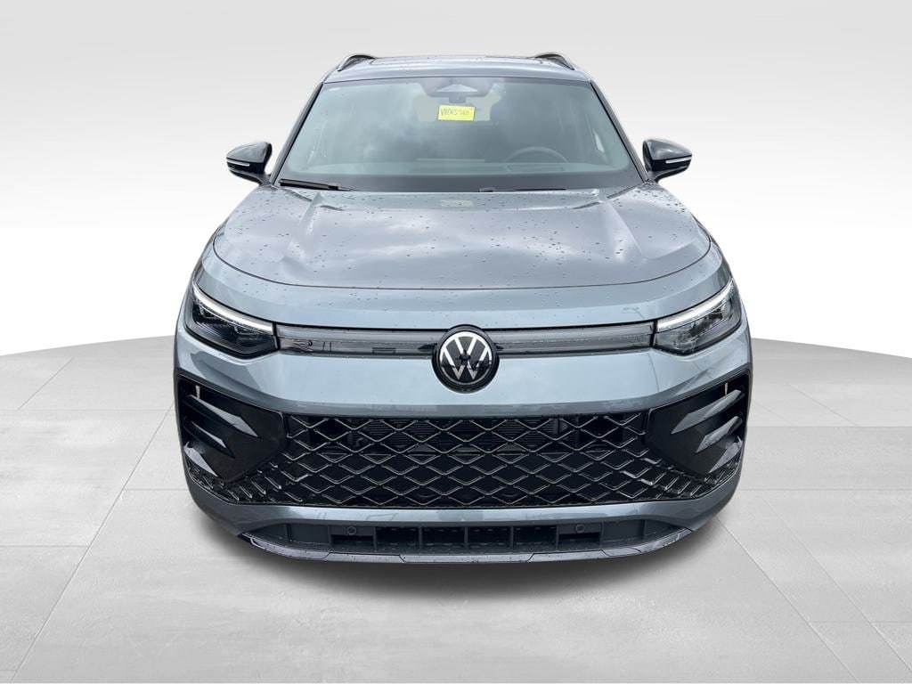 New 2026 Volkswagen Tiguan SE R-Line Black SUV