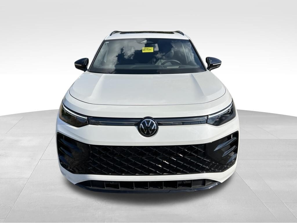 New 2026 Volkswagen Tiguan SE R-Line Black SUV