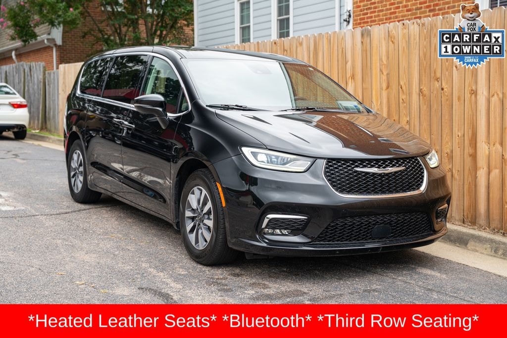 Used 2024 Chrysler Pacifica Hybrid Select Minivan/Van