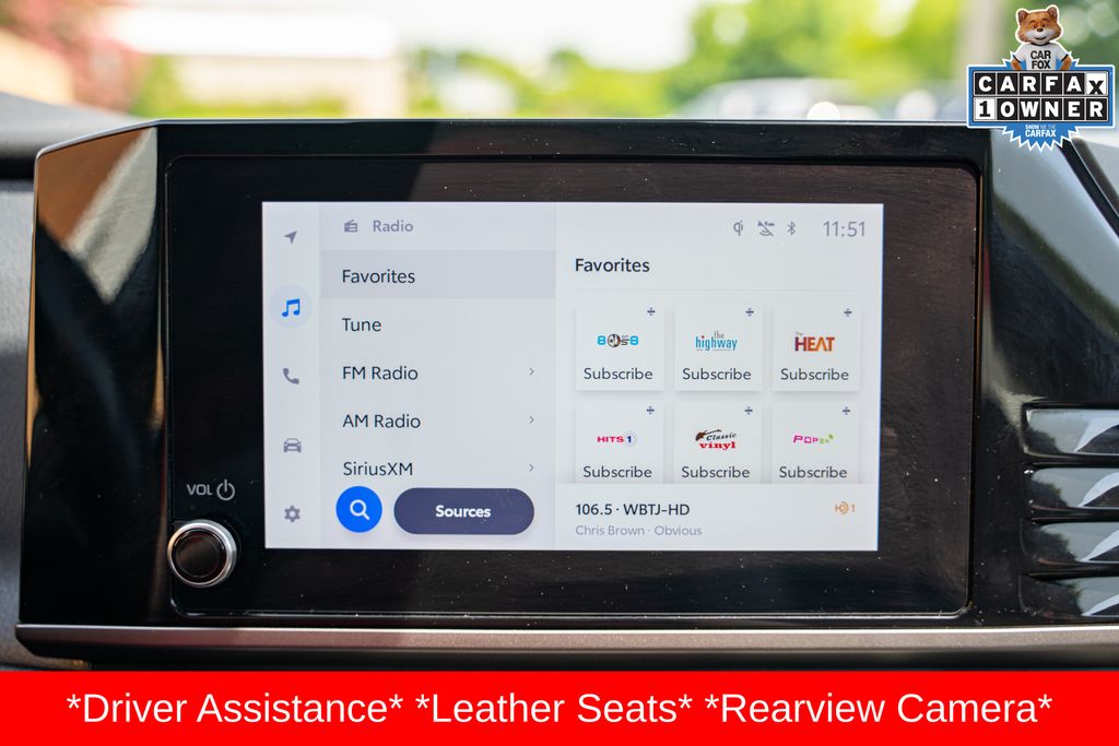 2025 Toyota Camry SE - Photo 25