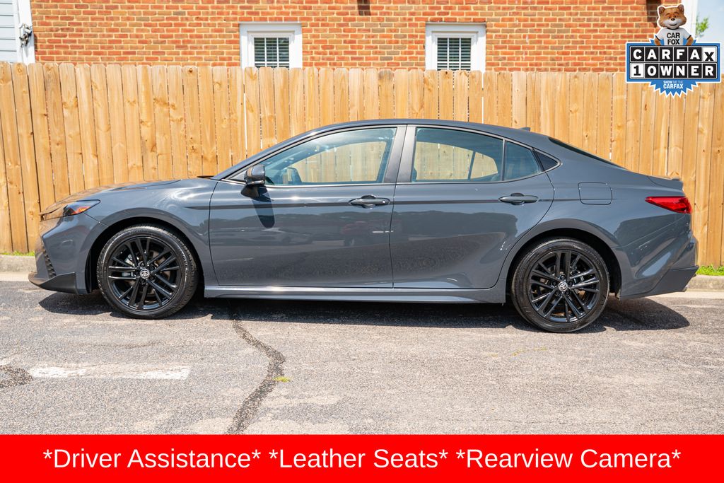 2025 Toyota Camry SE - Photo 10
