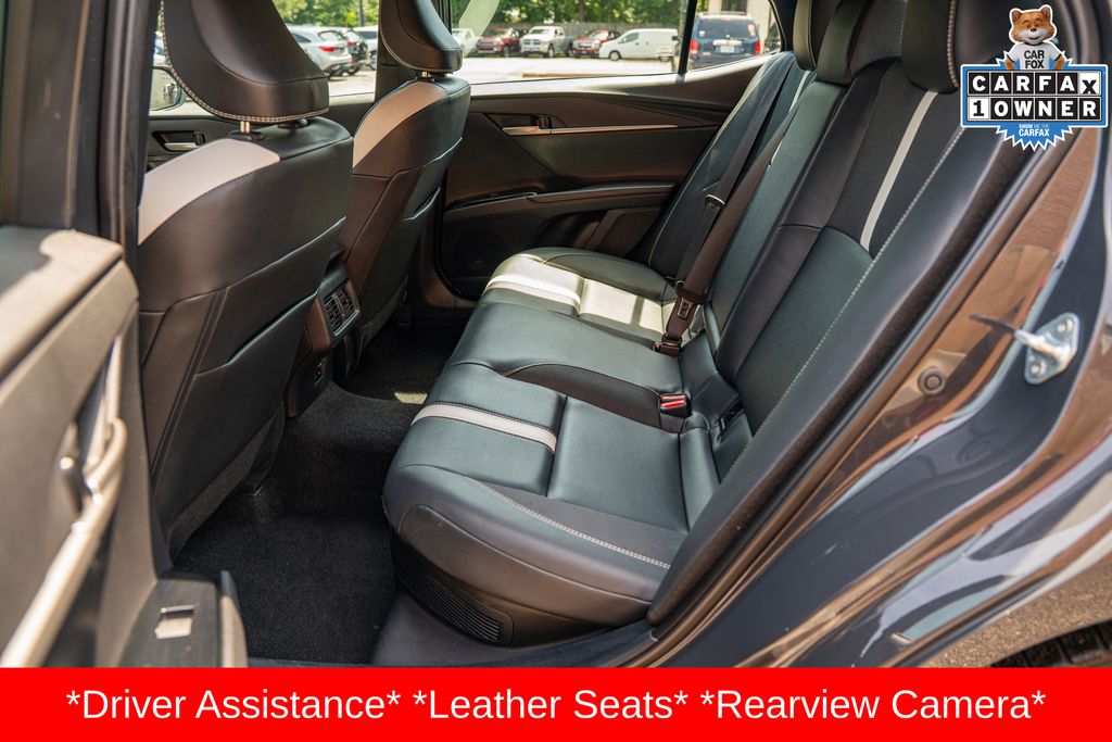 2025 Toyota Camry SE - Photo 18