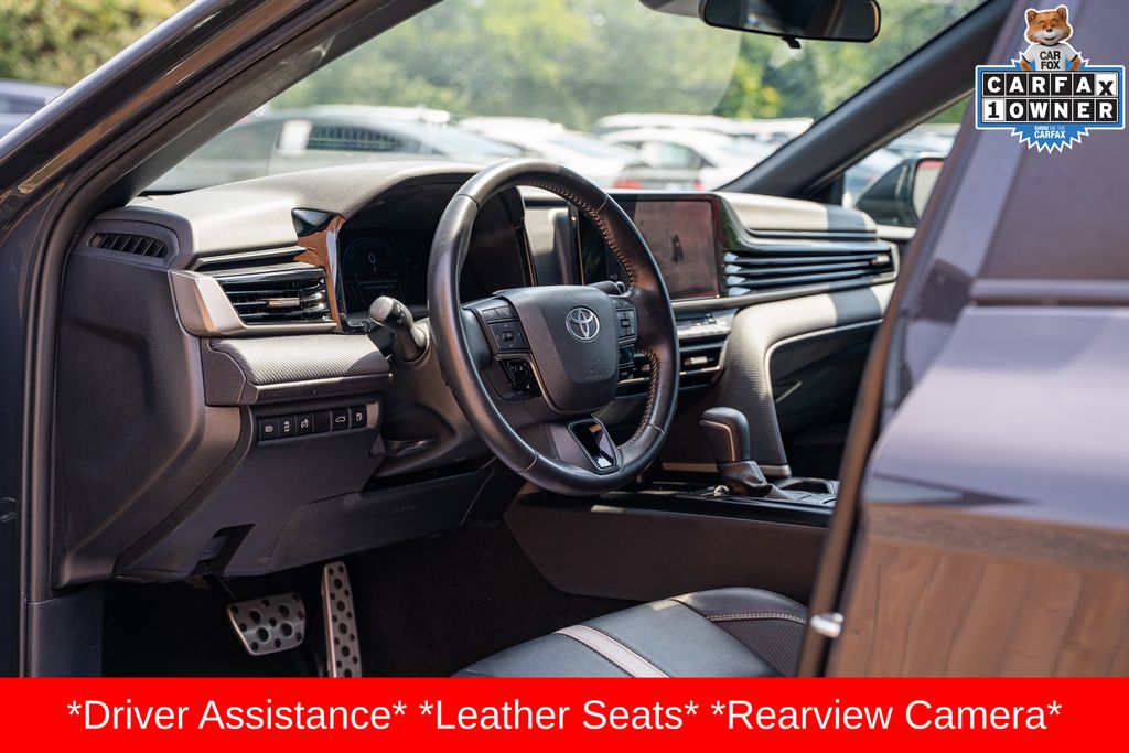 2025 Toyota Camry SE - Photo 14