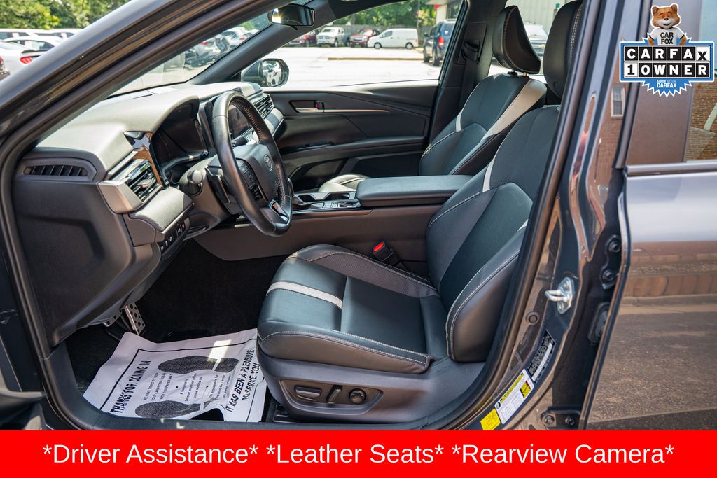 2025 Toyota Camry SE - Photo 15
