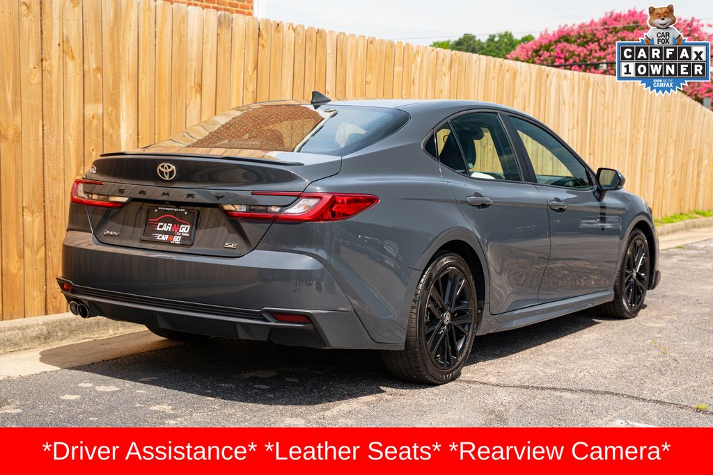 2025 Toyota Camry SE - Photo 6