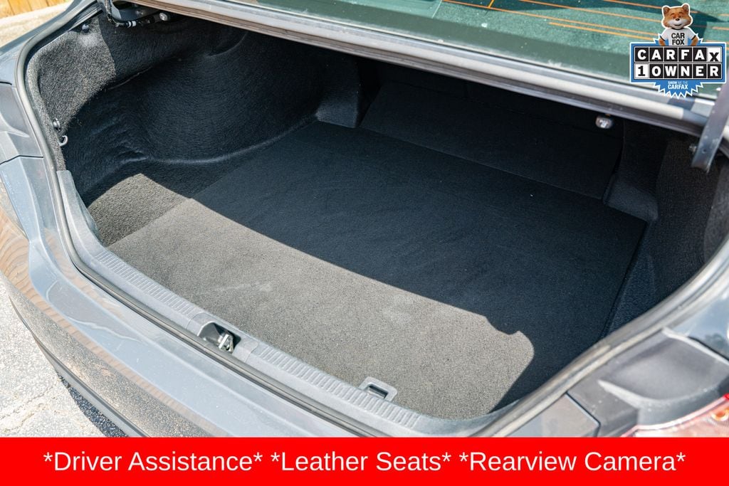 2025 Toyota Camry SE - Photo 30