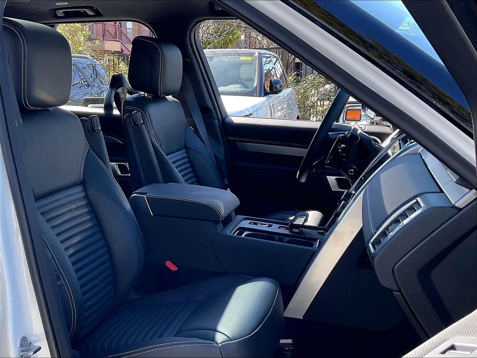 2026 Land Rover Discovery Gemini Edition - Photo 30