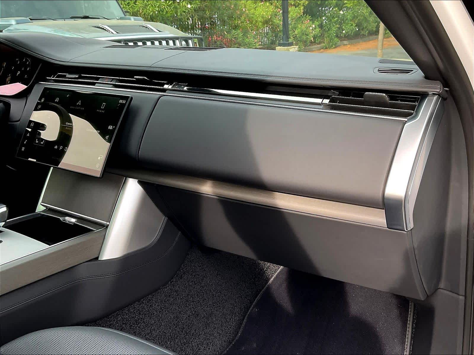 2026 Land Rover Range Rover SV - Photo 28