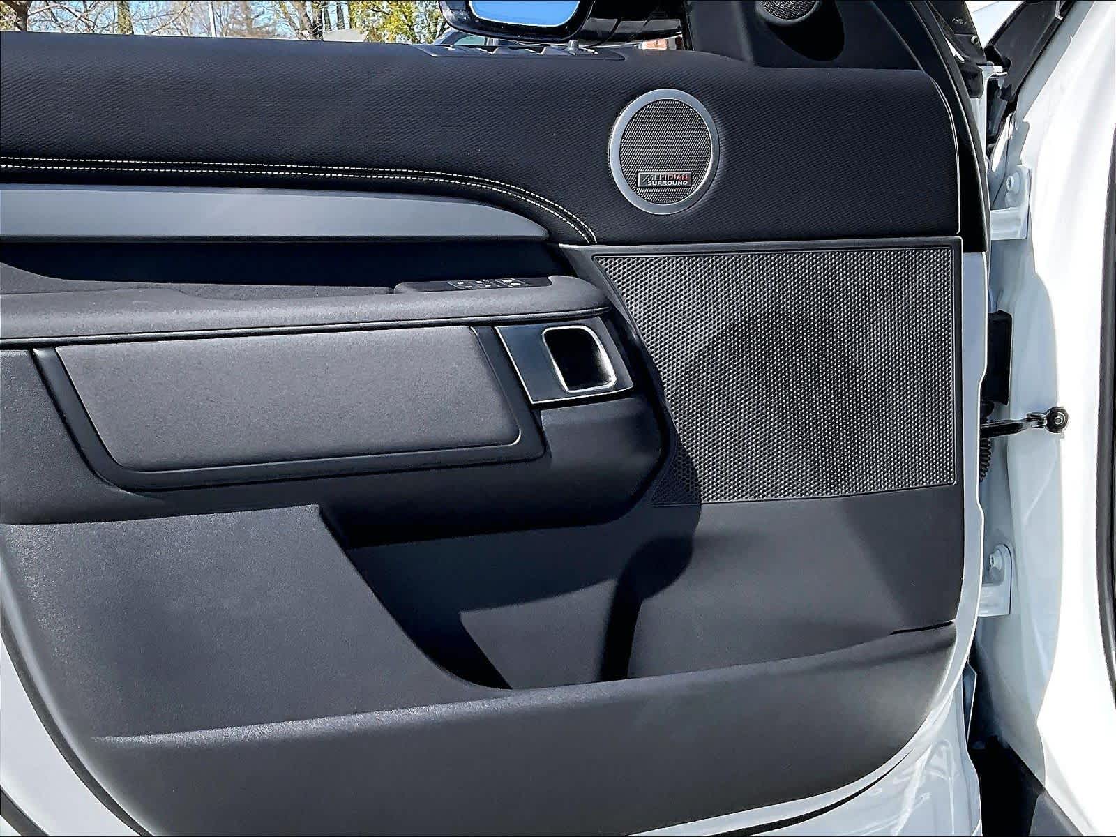 2026 Land Rover Discovery Gemini Edition - Photo 24