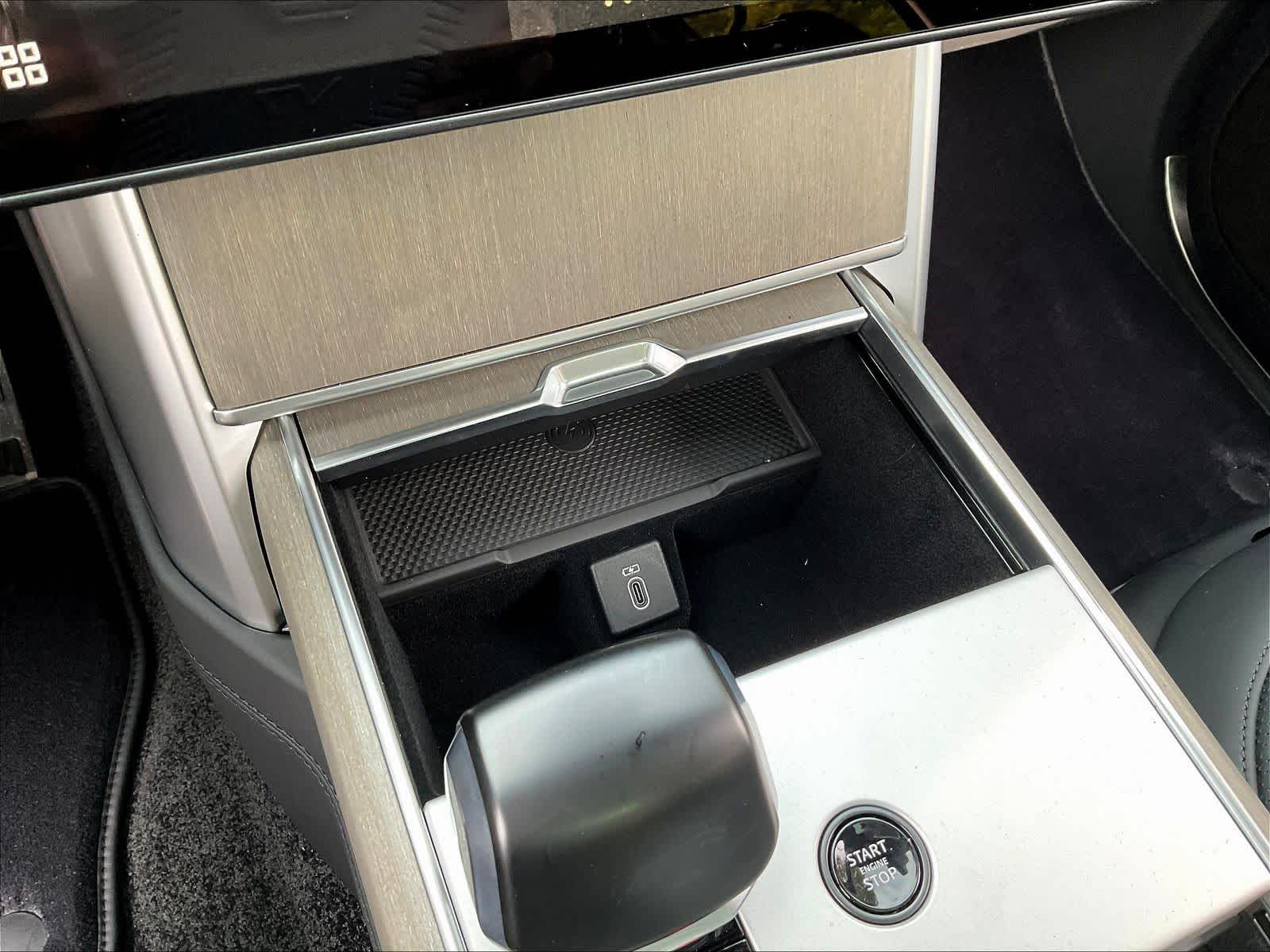 2026 Land Rover Range Rover SV - Photo 23