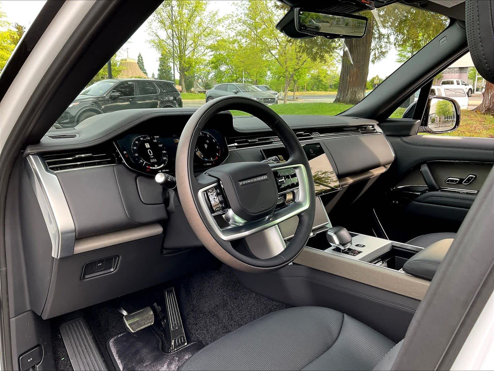 2026 Land Rover Range Rover SV - Photo 8