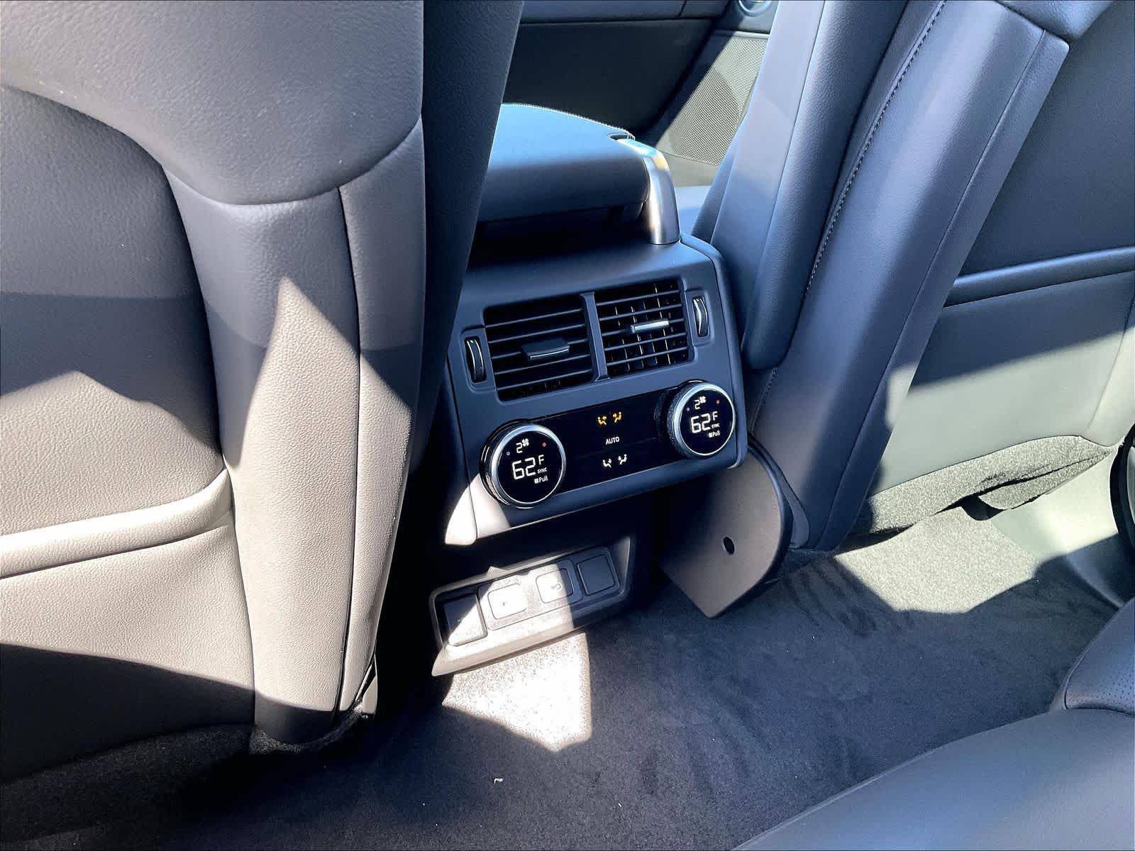 2026 Land Rover Discovery Gemini Edition - Photo 16