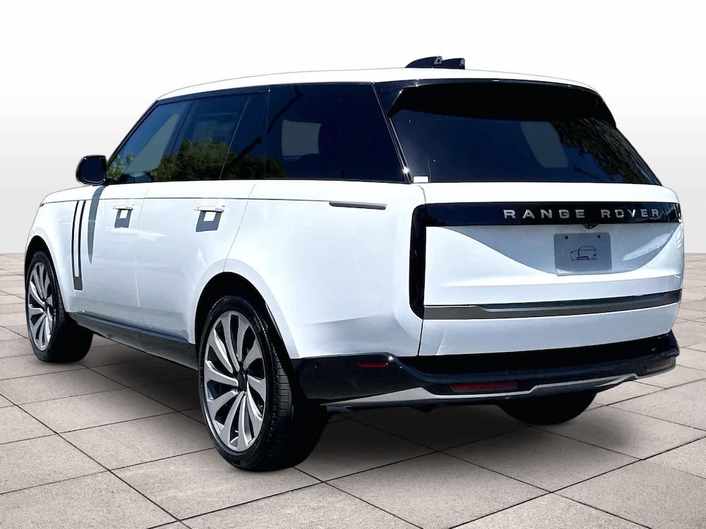 New 2026 Land Rover Range Rover SE SUV