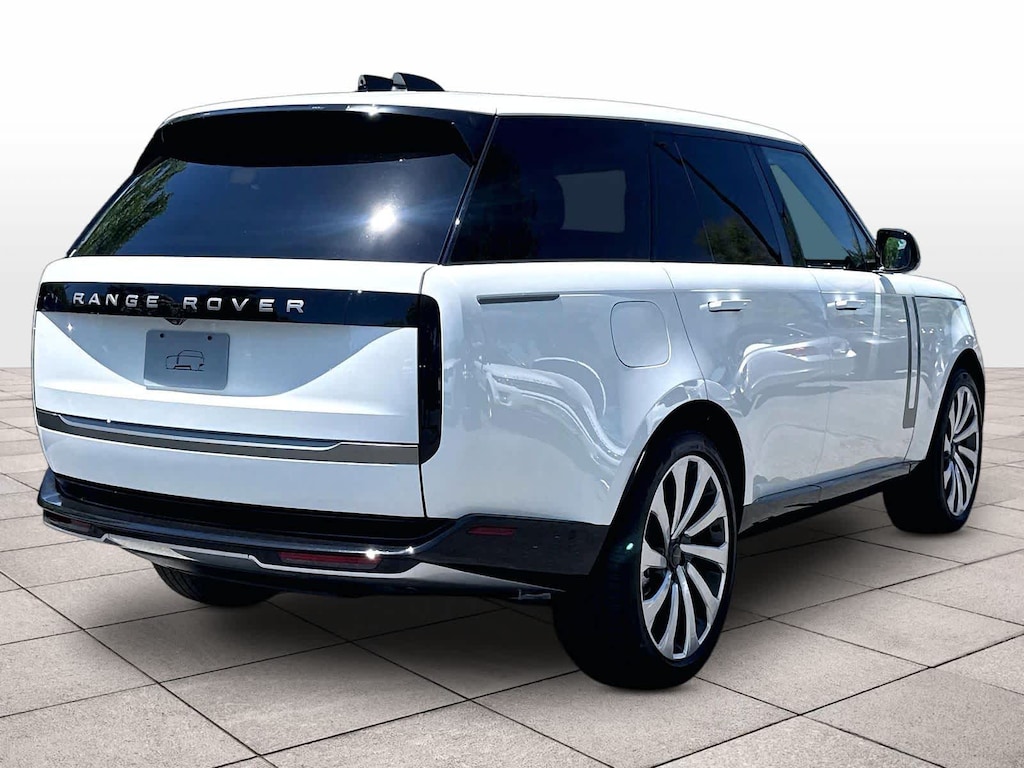 New 2026 Land Rover Range Rover SE SUV