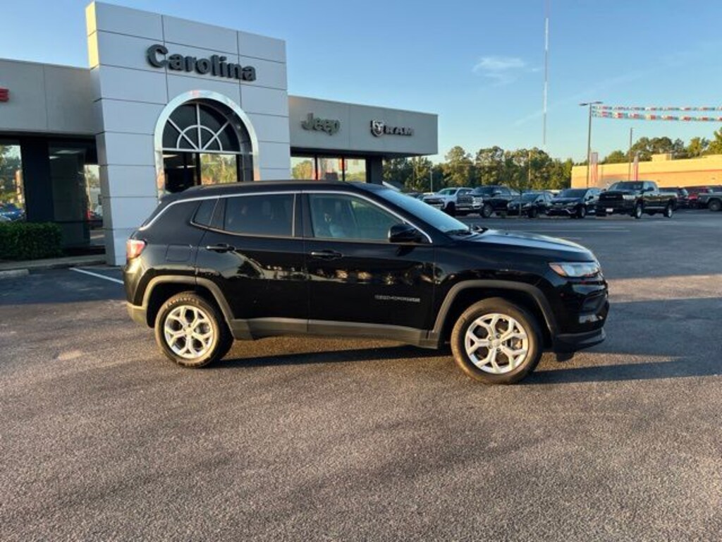 Used 2024 Jeep Compass Latitude SUV