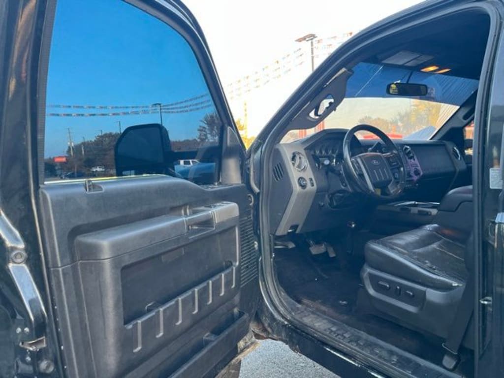 Used 2011 Ford F-350SD Lariat Truck