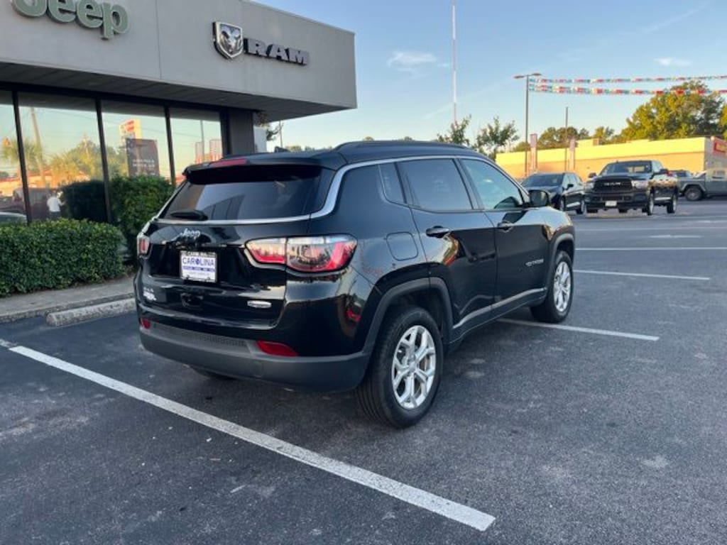 Used 2024 Jeep Compass Latitude SUV