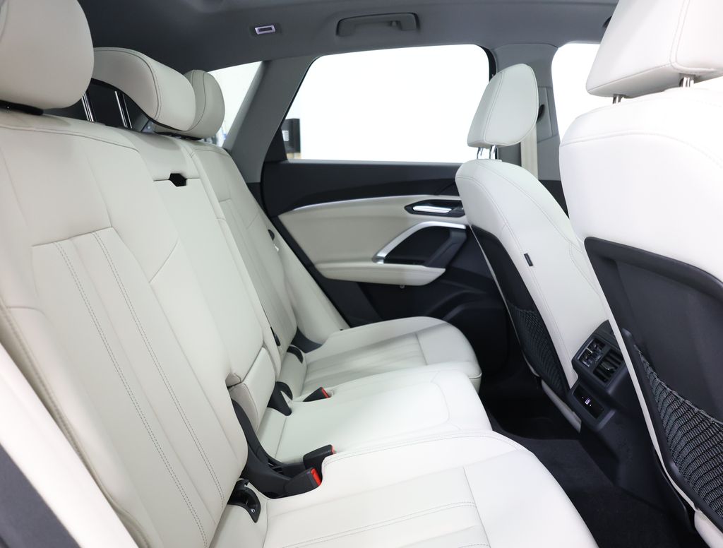 2025 Audi Q5 Premium - Photo 23