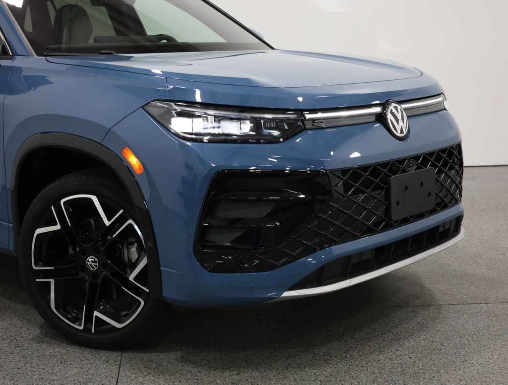 Used 2025 Volkswagen Tiguan 2.0T SEL R-Line SUV