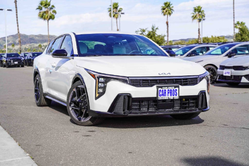 New 2026 Kia K4 GT-Line Sedan