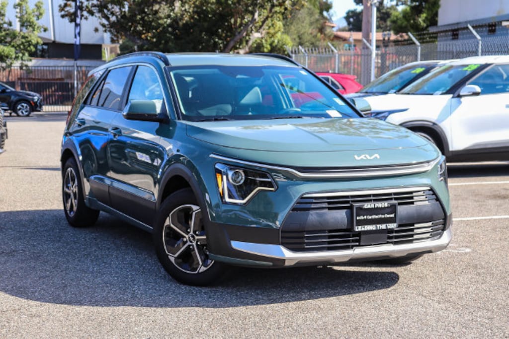 Certified 2025 Kia Niro EX SUV