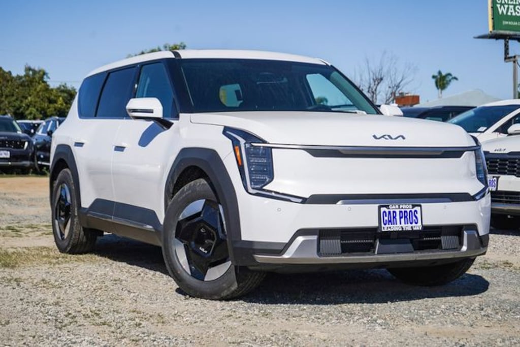 New 2026 Kia EV9 Light Long Range SUV