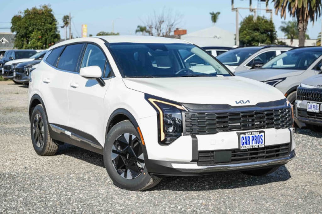 New 2026 Kia Sportage Hybrid LX SUV