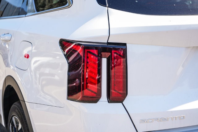 2026 Kia Sorento EX - Photo 17