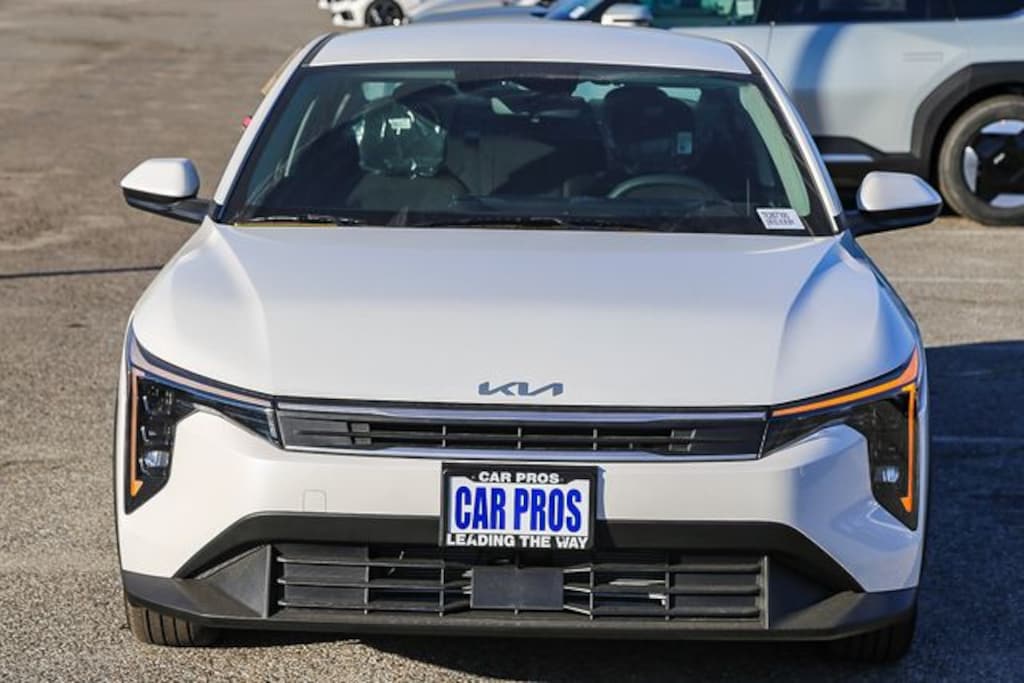 New 2026 Kia K4 LXS Sedan