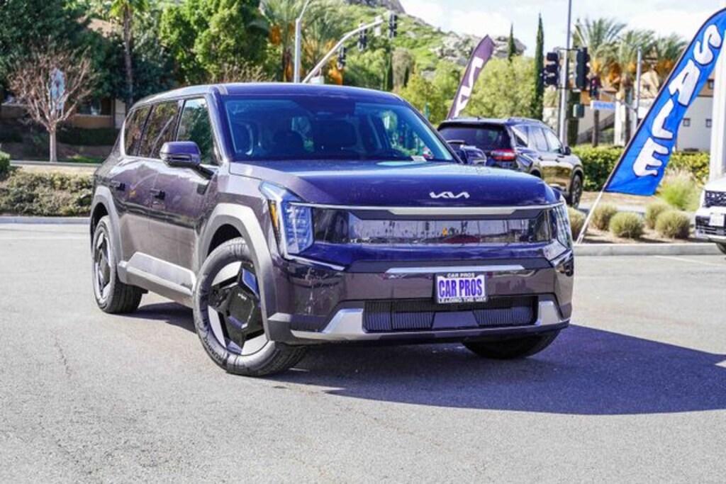 New 2026 Kia EV9 Light Long Range SUV