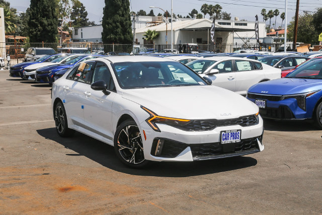 2026 Kia K5 GT-Line - Photo 2