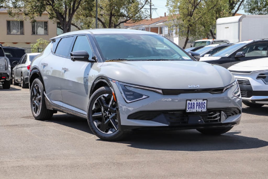 New 2026 Kia EV6 Wind SUV