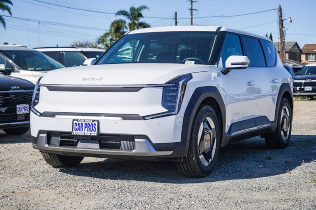 New 2026 Kia EV9 Light Long Range SUV