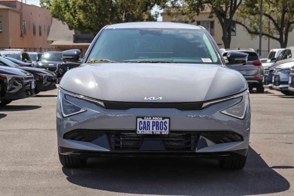New 2026 Kia EV6 Wind SUV