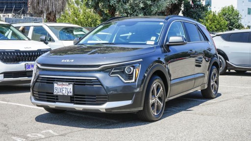 Used 2025 Kia Niro EX SUV