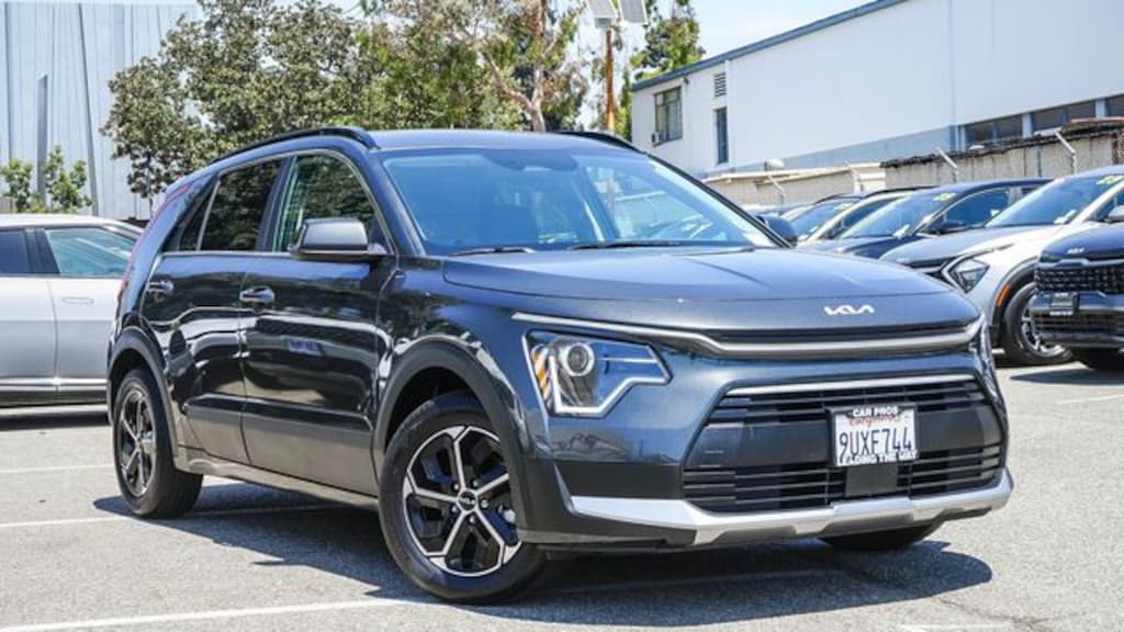 Used 2025 Kia Niro EX SUV