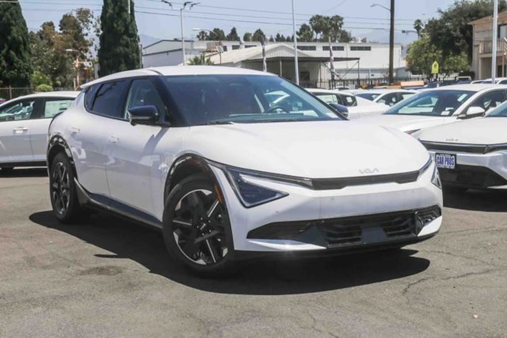 New 2026 Kia EV6 Wind SUV