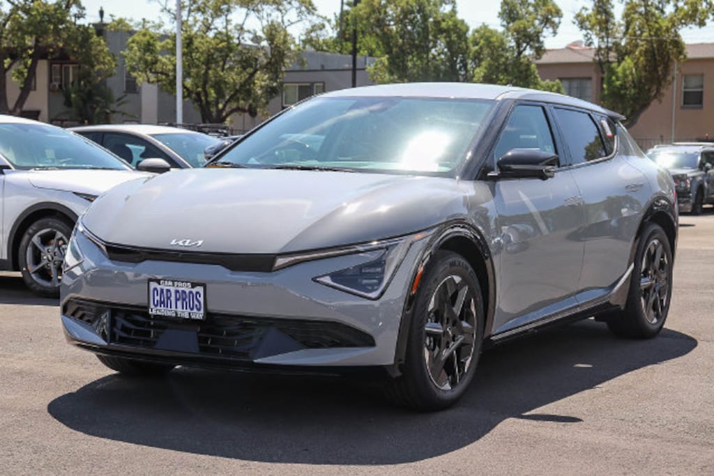 New 2026 Kia EV6 Wind SUV