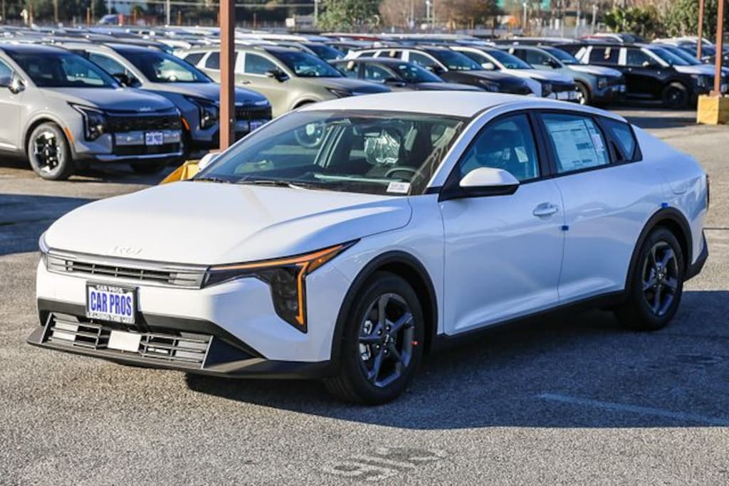 New 2026 Kia K4 LXS Sedan
