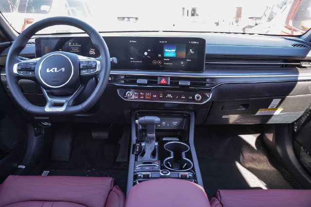 2026 Kia K5 GT-Line - Photo 13