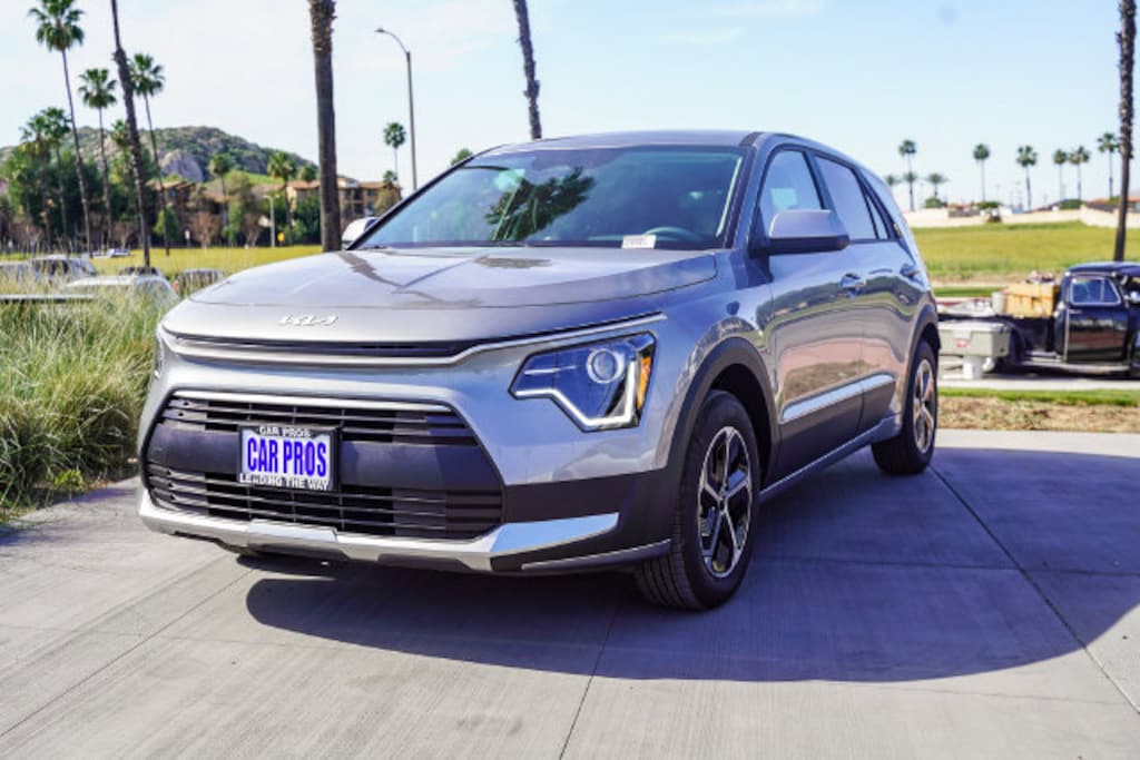 New 2026 Kia Niro LX SUV