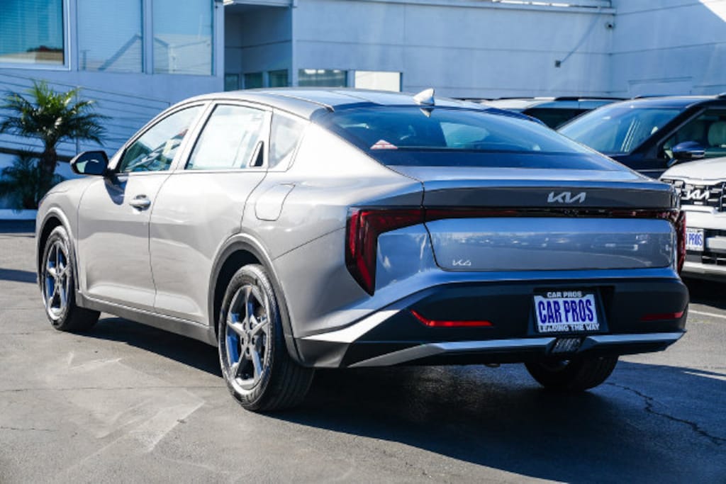New 2026 Kia K4 LXS Sedan
