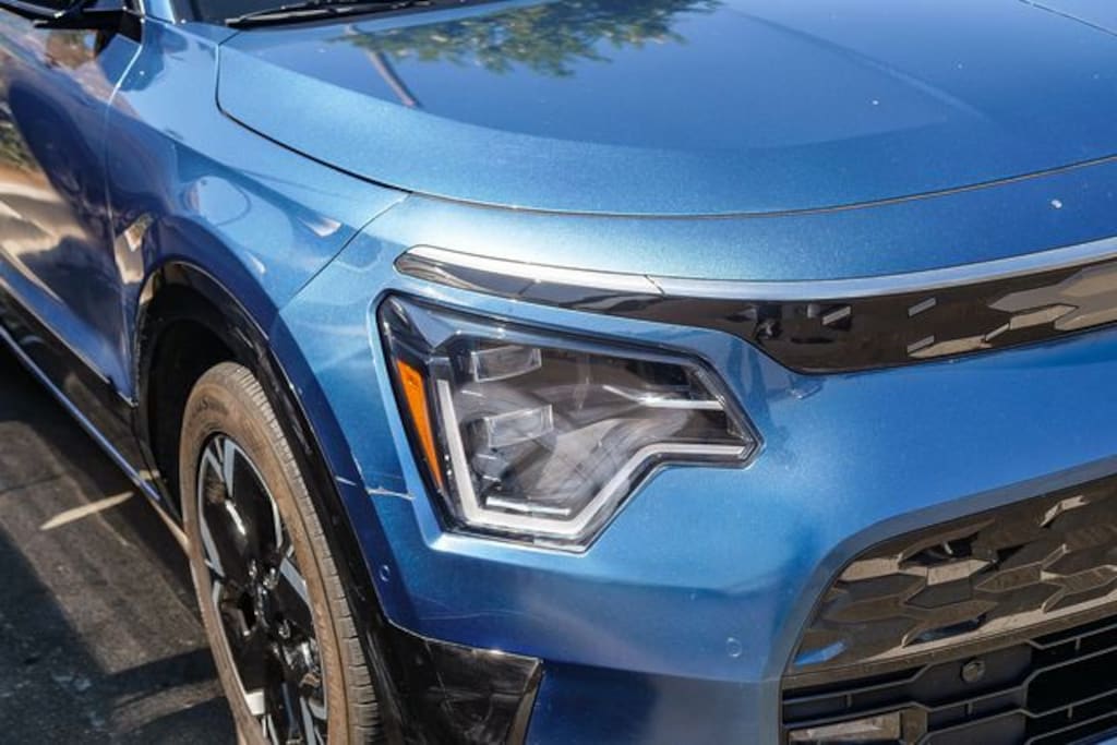 Certified 2023 Kia Niro EV Wave SUV