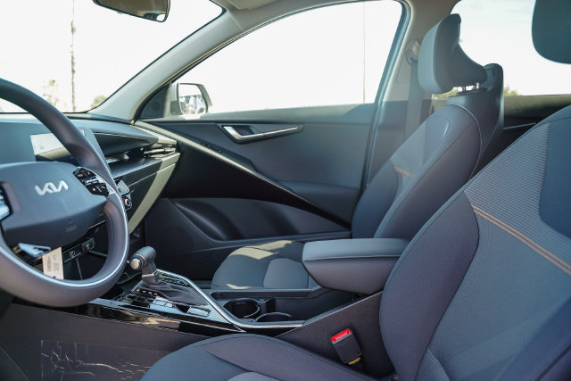 2026 Kia Niro LX - Photo 18