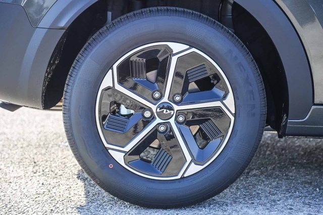 2026 Kia Niro LX - Photo 10