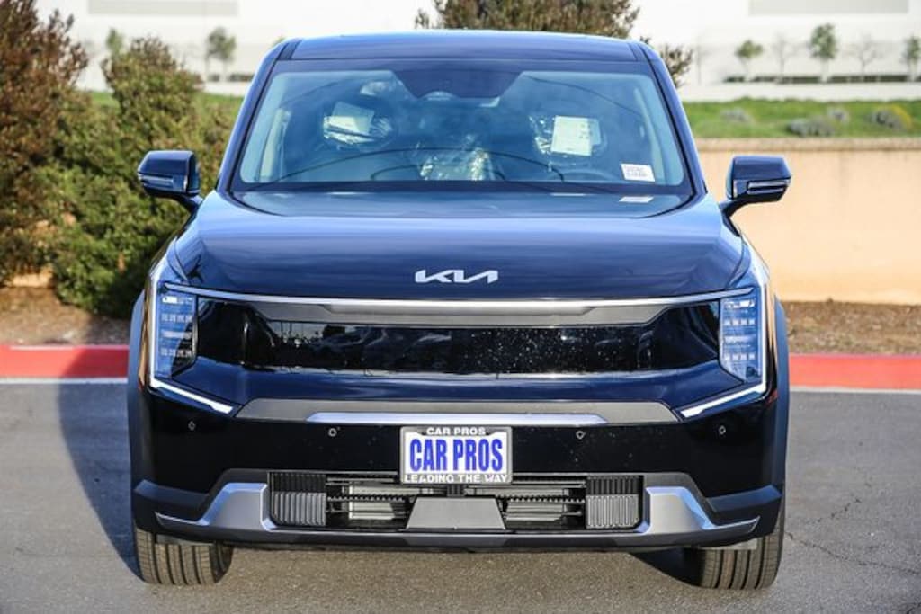 New 2026 Kia EV9 Light Long Range SUV